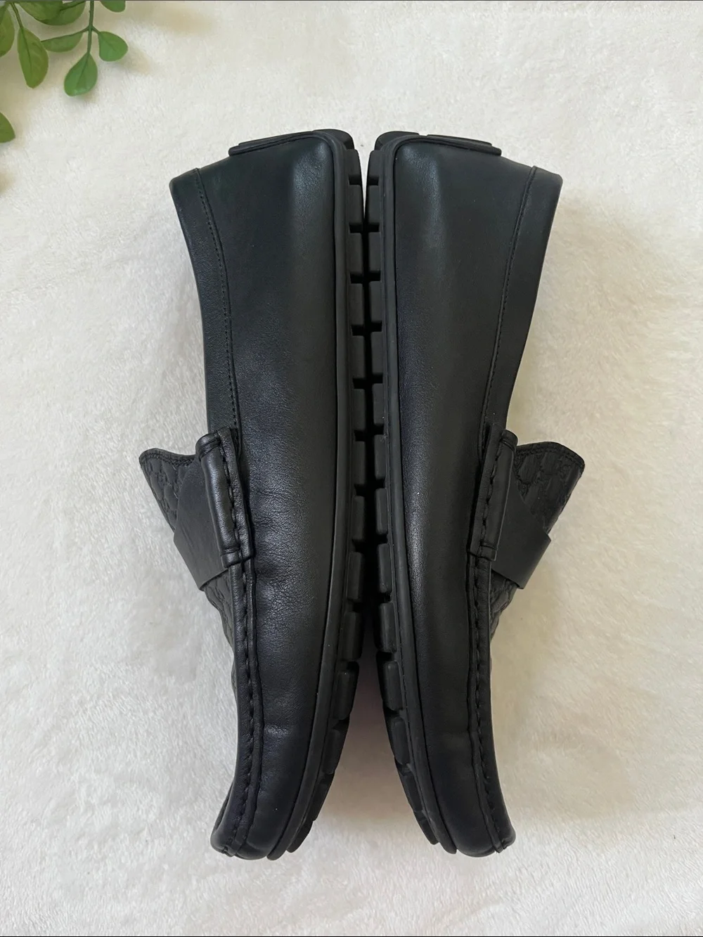 Gucci Black Leather Signature Logo Penny Loafers